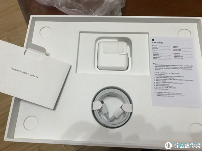 苹果macbookair充电器,macbookair充电器 30w的充电器有点扣啊,直接插上紫米的65w充电器用了