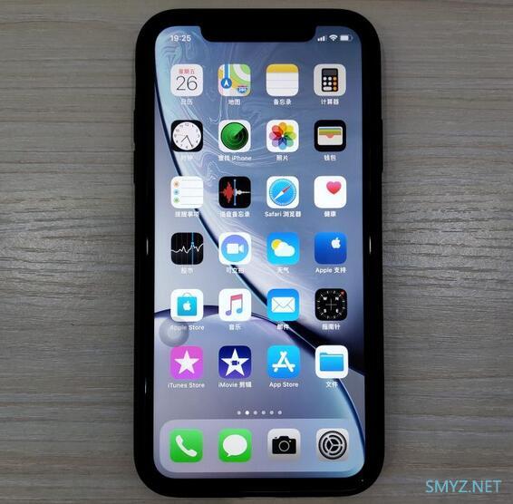 iPhone XR白色和黑色哪个好？苹果XR是买白色还是黑色的好