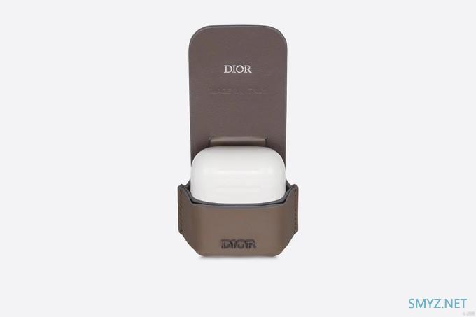 2900元！Dior 推出 AirPods 皮套，比耳机还贵