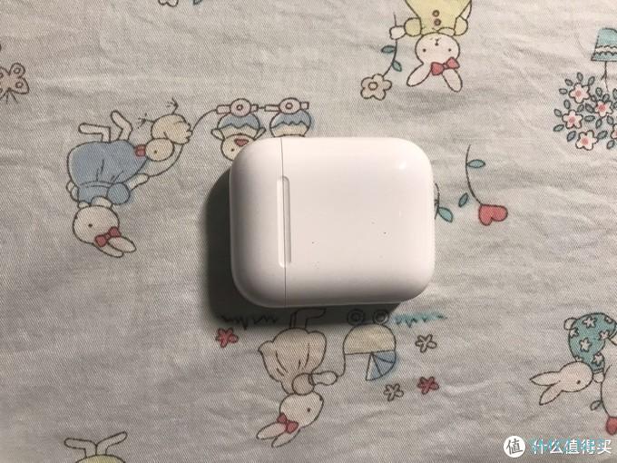 某鱼上好价购入的Apple AirPods ，让音乐倾听更自由