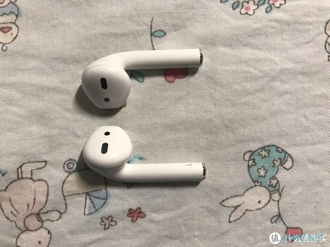 某鱼上好价购入的Apple AirPods ，让音乐倾听更自由