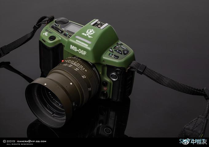一起来学骚操作 篇二十四：相机也能涂装 摄影师给Zaku II做了一台照相机