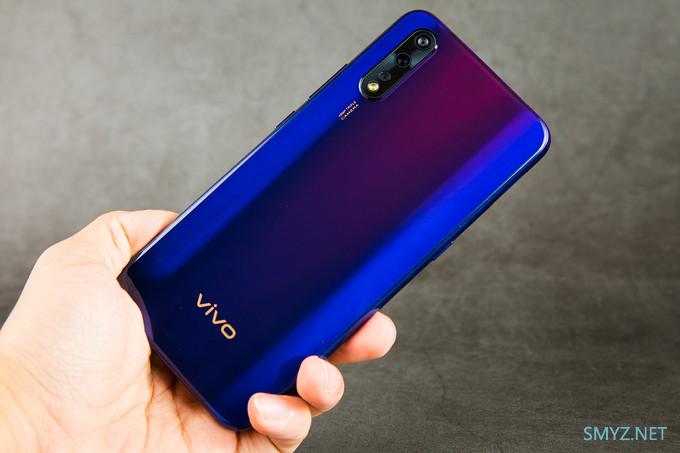 《到站秀》第277弹：vivo Z5 高颜值长续航 智能手机