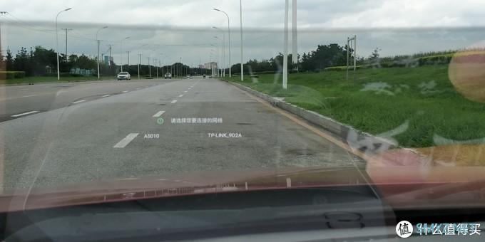 避开拥挤路段+电子狗限速提醒+语音操控，车萝卜HUD车载机器人精英版爽歪了！