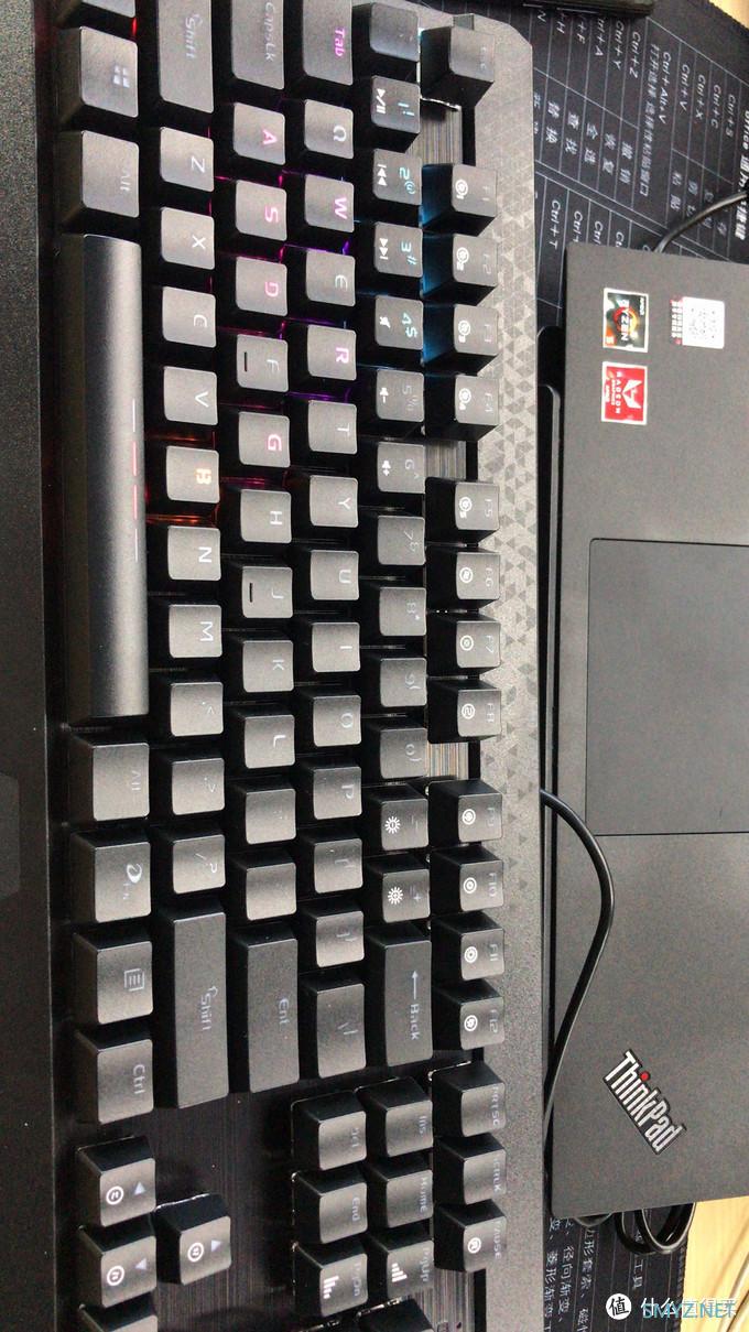 廉价国产黑轴值不值？看看我的达尔优LK169发光机械键盘
