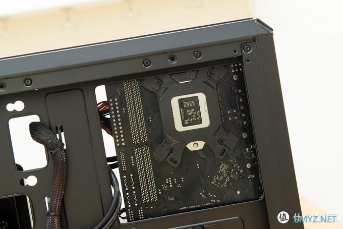 性价比吃鸡の小钢炮，酷冷至尊 MasterBox Q300L 装机分享