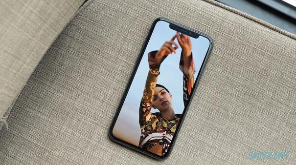 iPhone12：无刘海窄边框