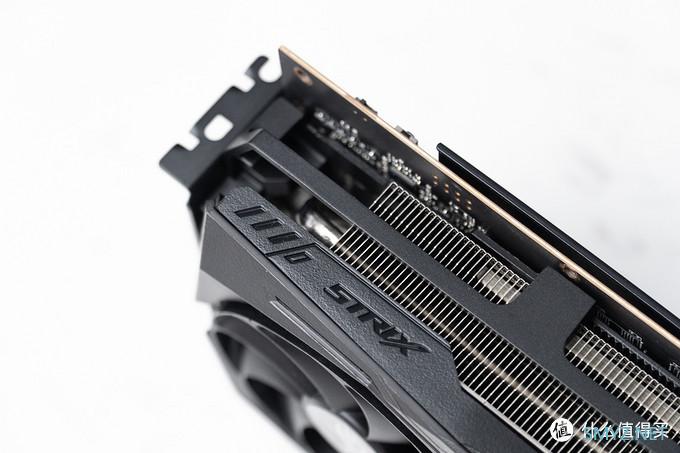 要疯！5600XT 居然用 2080Ti 的散热！