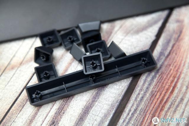 晓月数码新品分享 篇十：无线外设必将爆发，TT G821飞行家三模机械键盘