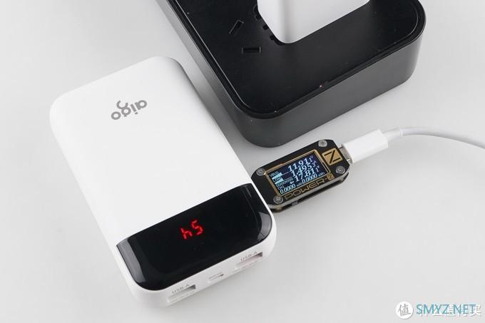 PD、PE、QC等多协议加持，aigo E10000PD数显快充移动电源评测