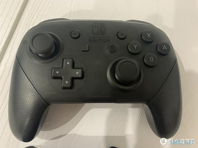 Switch 手柄详细对比评测（Switch Pro、良值2代、雷神G50）