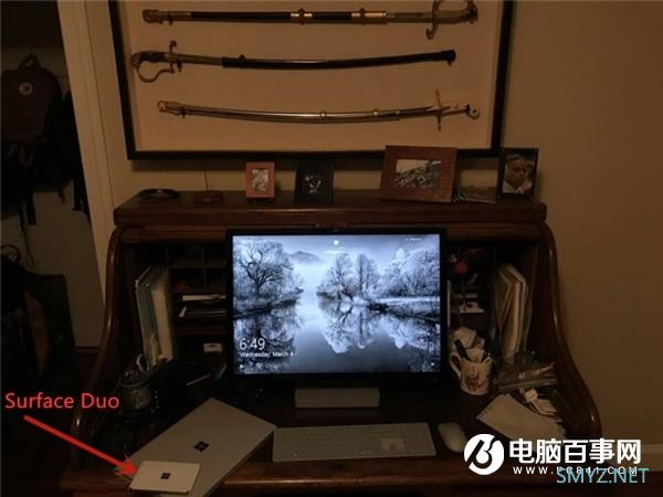 微软高管居家办公 意外晒出Surface Duo手机