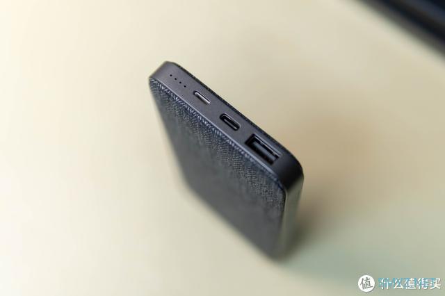 专为iPhone而生，紫米10000mAh PD快充充电宝，一根数据线就够了