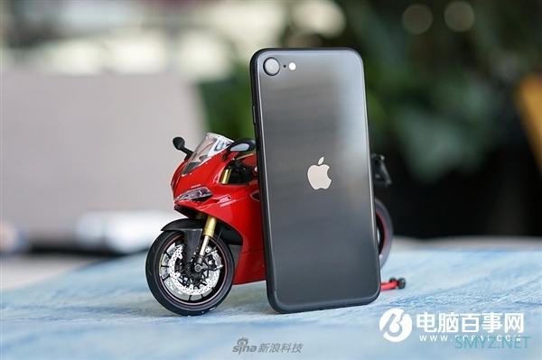 最低2799元 新iPhone SE开箱：低价高能小钢炮