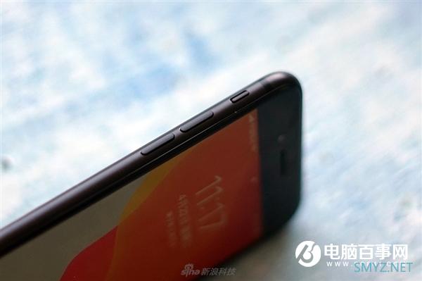 最低2799元 新iPhone SE开箱：低价高能小钢炮