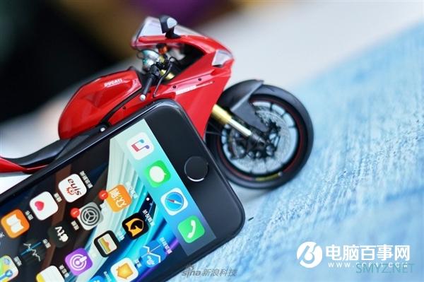 最低2799元 新iPhone SE开箱：低价高能小钢炮