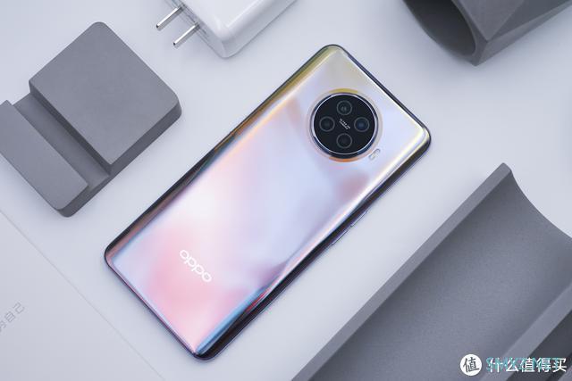 无需为游戏去忍受厚、重、丑，OPPO Ace2能够给你优雅的游戏体验