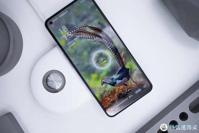 无需为游戏去忍受厚、重、丑，OPPO Ace2能够给你优雅的游戏体验