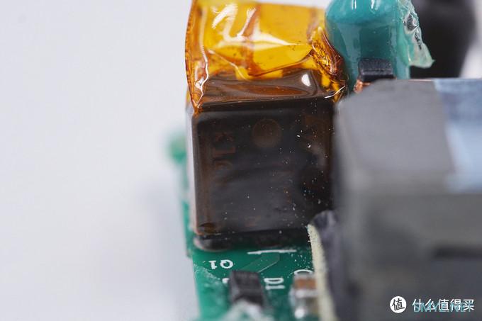 拆解报告：Apple苹果新款iPhone SE原装5W充电器