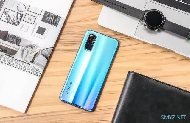 真我x50pro玩家版和普通版哪个好？