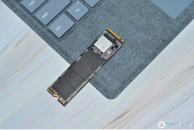 勤添印记 篇十三：短小精悍，多快好爽：Orico 迅龙 V500 M.2 NVMe SSD