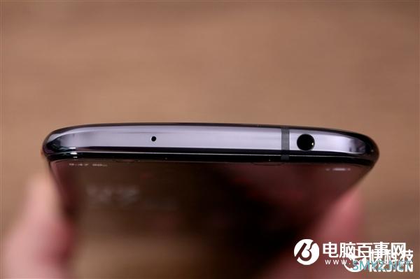 国产首款16G内存旗舰 红魔5G氘锋透明版图赏