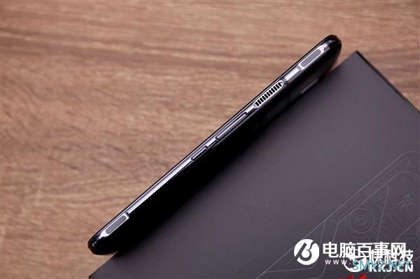 国产首款16G内存旗舰 红魔5G氘锋透明版图赏