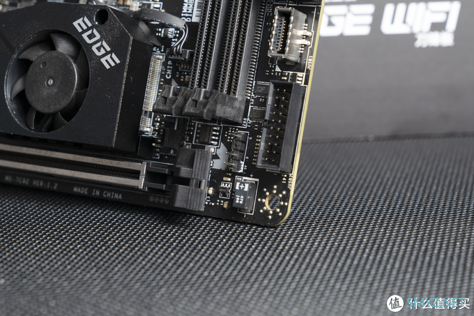 描边怪爱搞机 篇二十七：能否再续 B450I 的辉煌？微星 MPG B550I GAMING EDGE 拆解评测