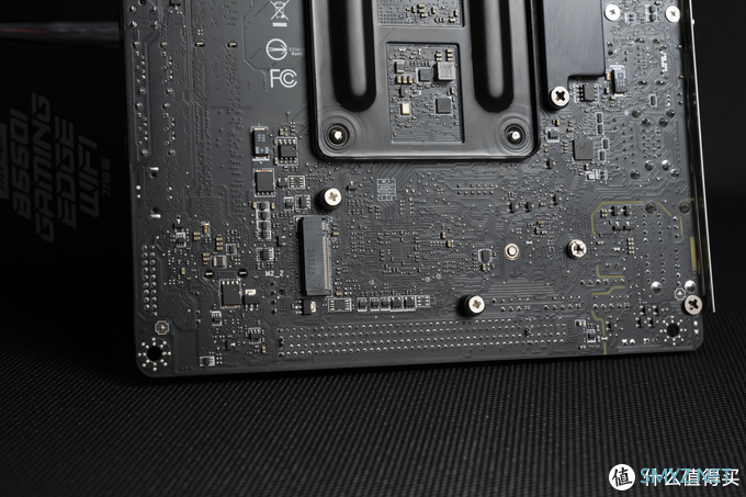 描边怪爱搞机 篇二十七：能否再续 B450I 的辉煌？微星 MPG B550I GAMING EDGE 拆解评测