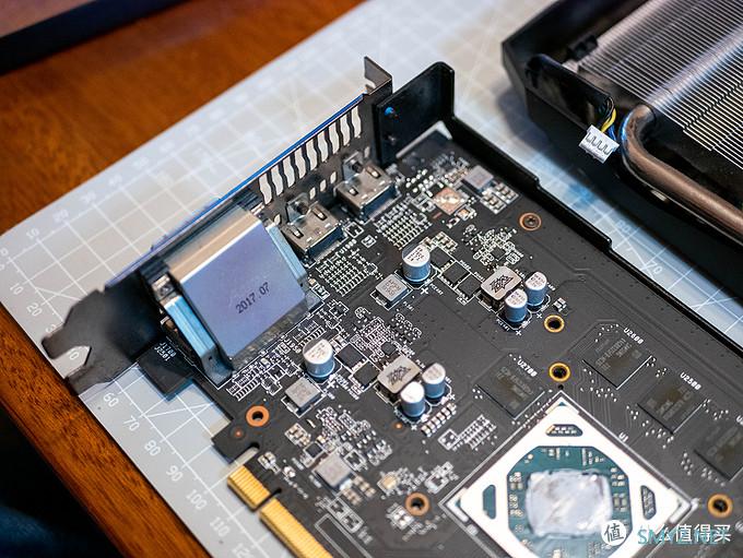 显存焦黄的华硕RX580满血8GB矿卡，拆开换硅脂降温9°C再战三年