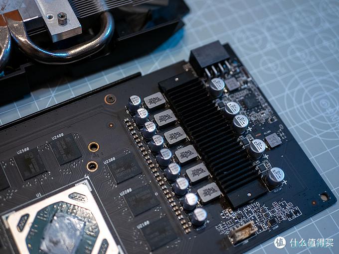 显存焦黄的华硕RX580满血8GB矿卡，拆开换硅脂降温9°C再战三年