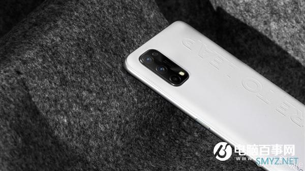 10月新机第一弹 realme Q2 Pro曝光：独占素皮和65W快充