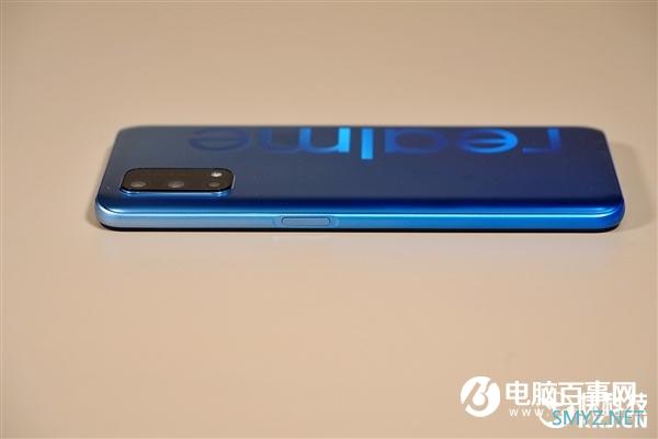 千元机也有120Hz高刷屏 realme Q2开箱图赏