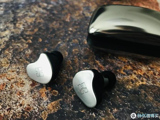 蓝牙耳机也可以内置独立耳放？HIFIMAN TWS800蓝牙耳机开箱体验