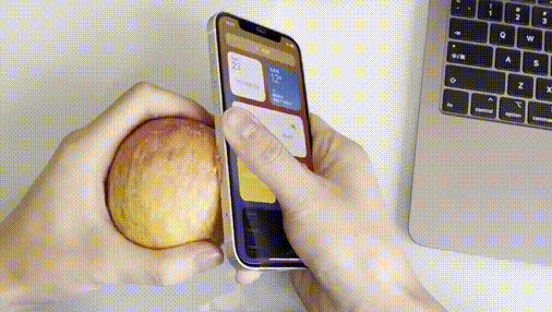 iPhone 12的直角边框够锐利：削苹果皮无压力