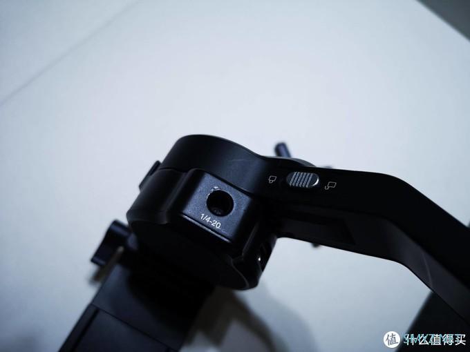 飞宇AK2000C三轴稳定器,绝对是你值得入手的性价比之选! 飞宇AK2000C三轴稳定器,绝对是你值得入手的性价比之选!