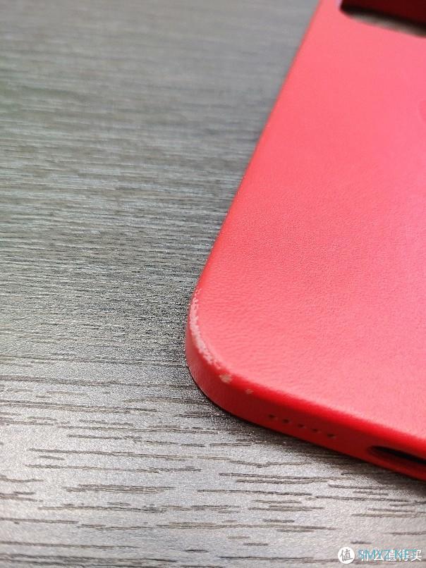 谨小慎微的科技柜 篇二十一：iPhone 12官方皮套对比pitaka半包套