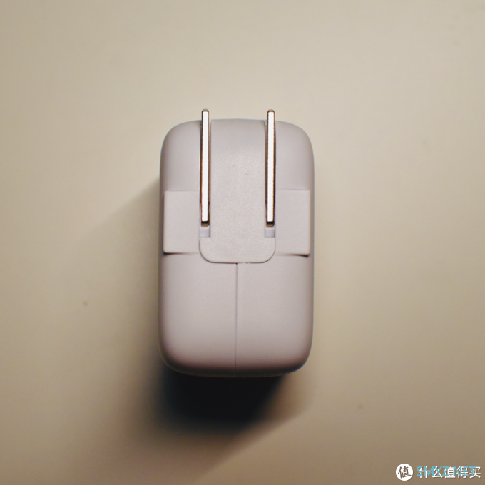 走心小配件 篇三：Benks 65w GN-004P3-CN 氮化镓双口充电器