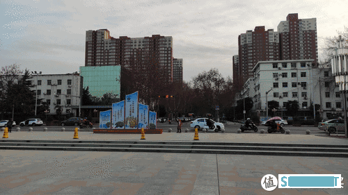 Capture π评测: 抖音APP直播也能追踪的折叠手机云台