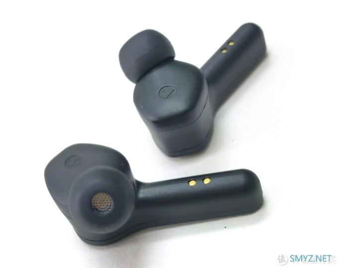 雷柏VM700蓝牙耳机：自带灯效，年轻人的出街颜值利器