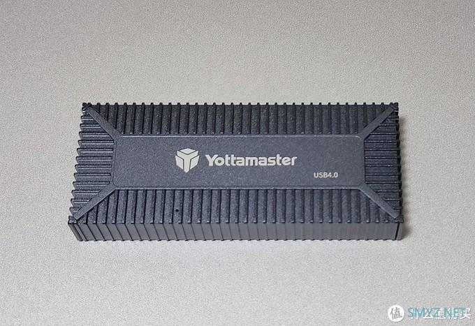 在Windows 10系统上即插即用，Yottamaster USB 4.0硬盘盒开箱和使用体验