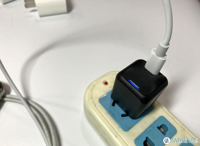 【开箱】超迷你AOHI 30W充电头，这才是充电器该有的样子