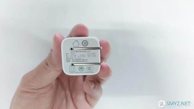 “小身体”大能量，绿联20W迷你小金刚上手体验