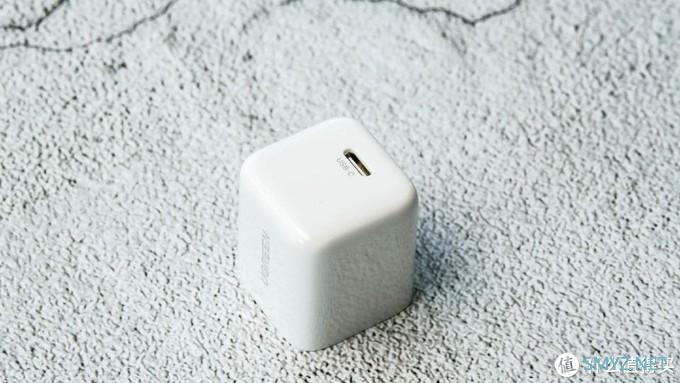 “小身体”大能量，绿联20W迷你小金刚上手体验