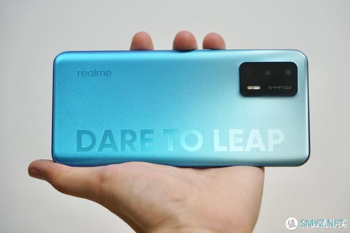 realme Q3 Pro上手，120Hz三星屏+天玑1100强悍芯，千元机皇稳了！