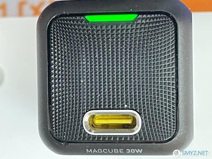 数码 篇二十：真的真的很小巧！Aohi Magcube 30W氮化镓充电器上手体验