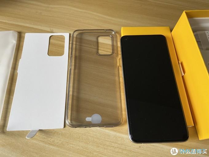 送长辈的真千元机？realme Q3敢越级，做真我！