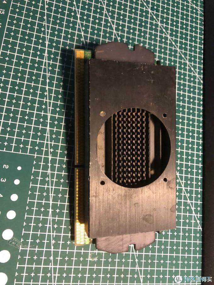 硬件拆解 篇一：[拆解] Intel Pentium lll 暴力拆解1999年CPU
