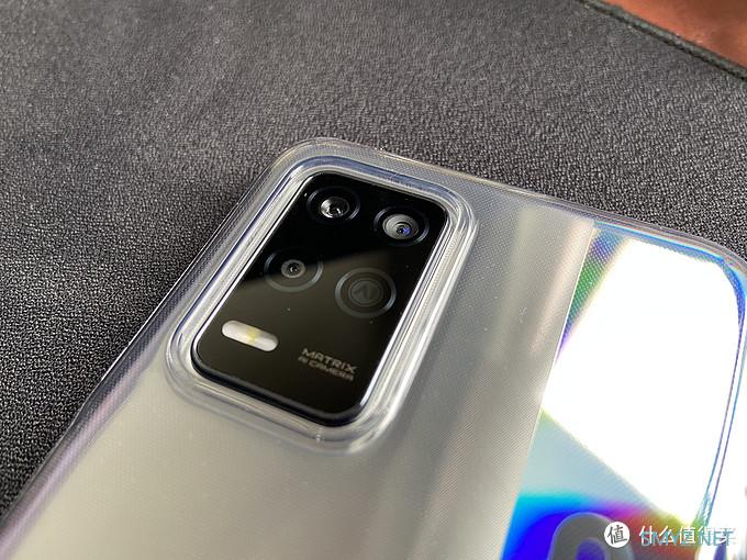 送长辈的真千元机？realme Q3敢越级，做真我！