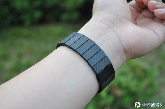 小奈报告 篇一百四十三：谁能抵挡碳纤维Apple Watch的诱惑呢？PITAKA表带+表壳